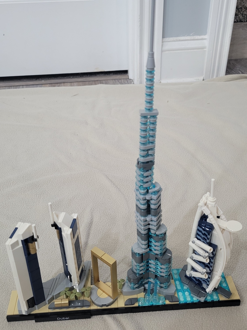 LEGO Architecture Dubai Skyline 21052 Complete Set Pre-owned